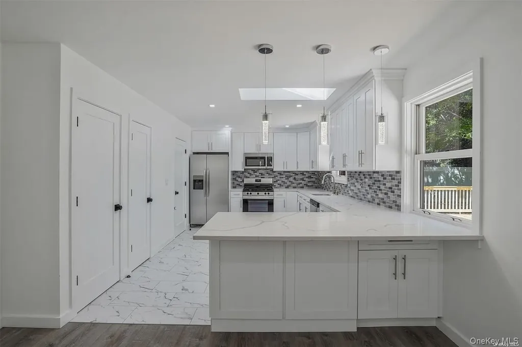 27 Hickory Avenue Farmingville NY 11738