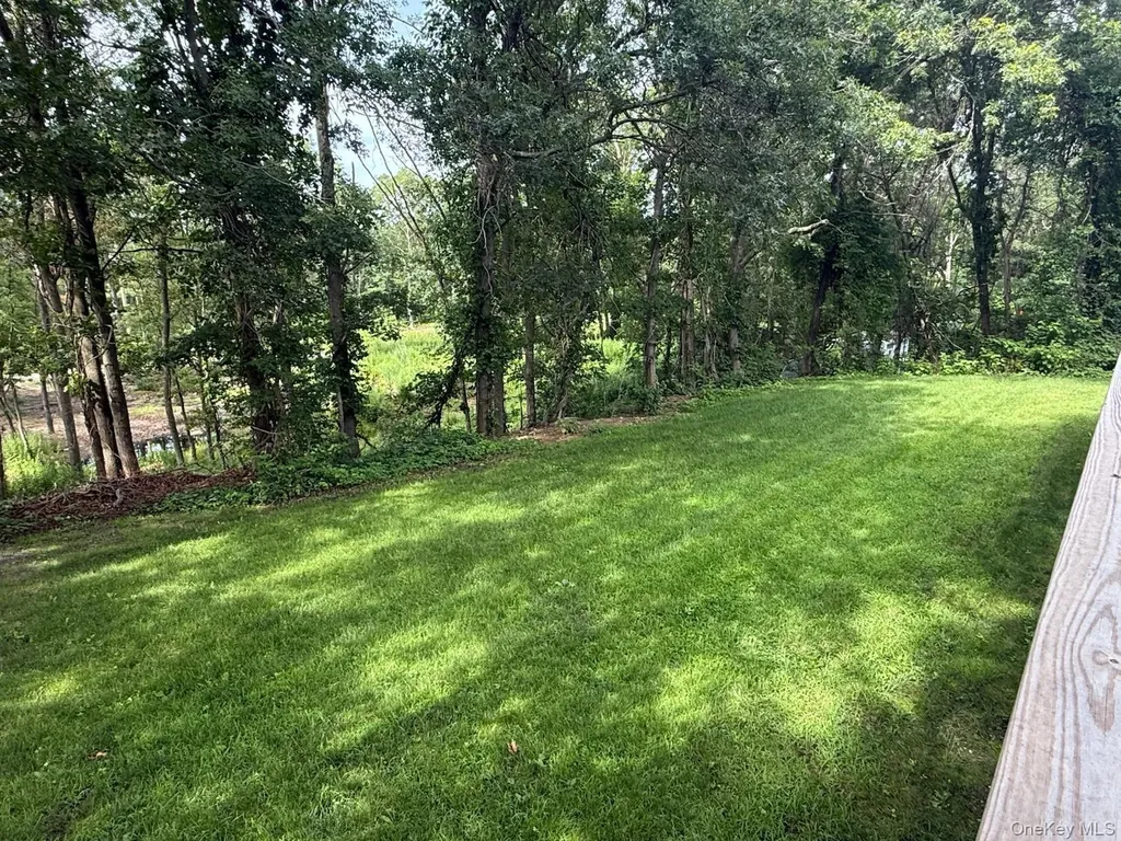 27 Hickory Avenue Farmingville NY 11738