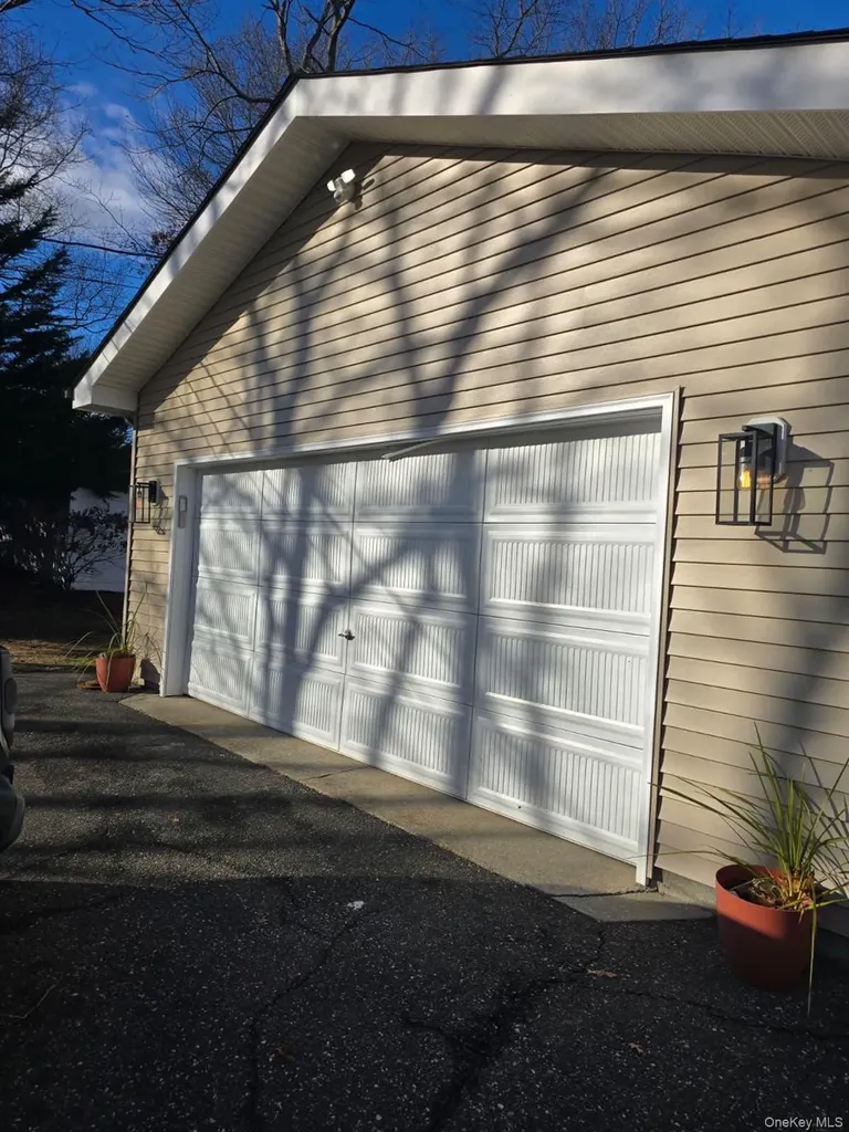 27 Hickory Avenue Farmingville NY 11738