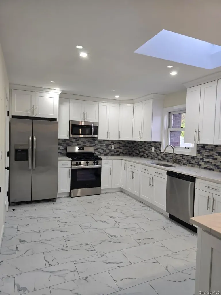 27 Hickory Avenue Farmingville NY 11738