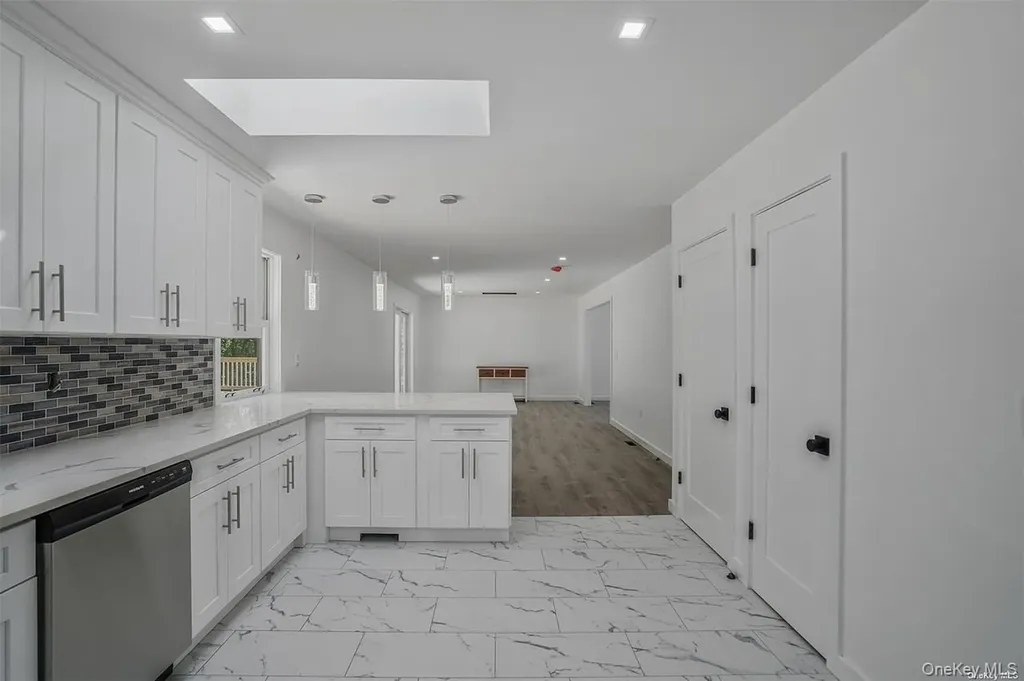 27 Hickory Avenue Farmingville NY 11738