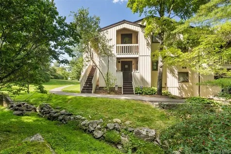 48 Overlook Commons Yorktown Heights NY 10598