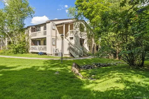 48 Overlook Commons Yorktown Heights NY 10598