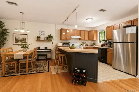 48 Overlook Commons Yorktown Heights NY 10598