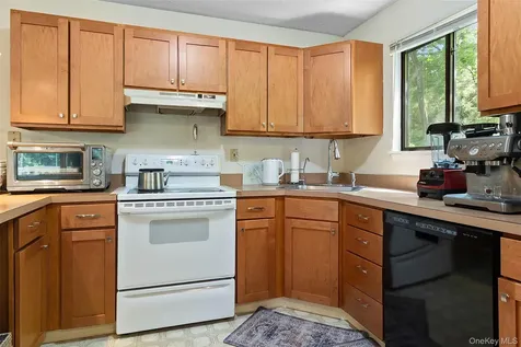 48 Overlook Commons Yorktown Heights NY 10598