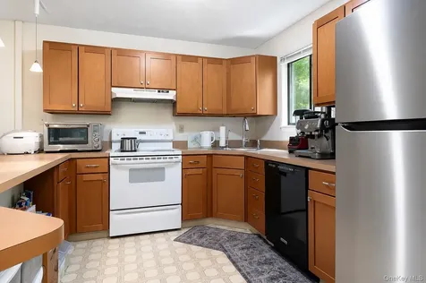48 Overlook Commons Yorktown Heights NY 10598