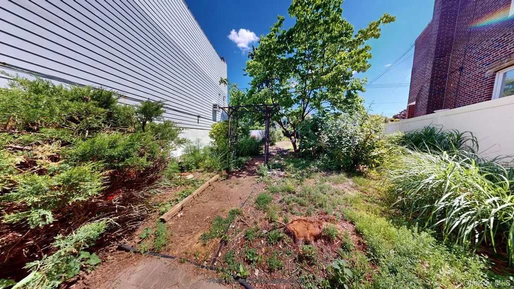 2044 Gerritsen Avenue Brooklyn NY 11229