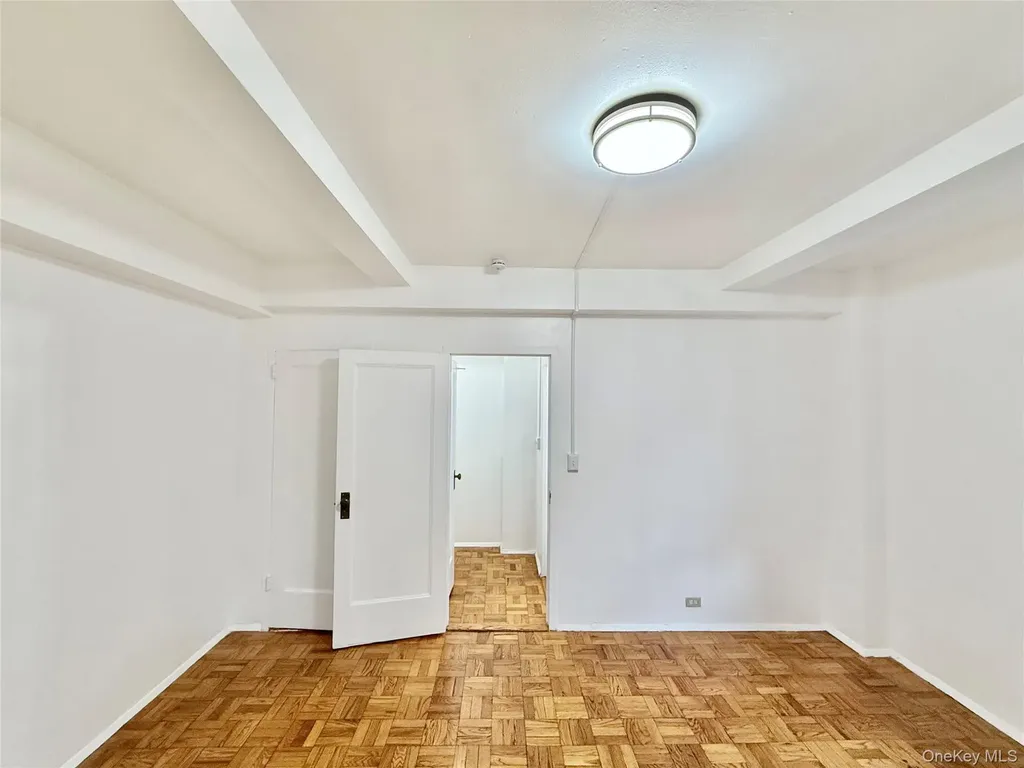 1651 Metropolitan Avenue Bronx NY 10462