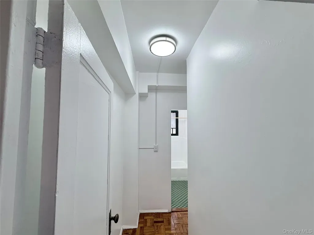 1651 Metropolitan Avenue Bronx NY 10462