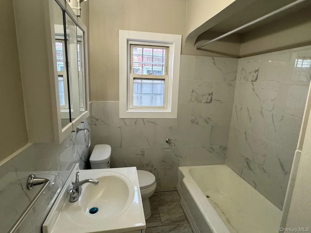 11442 204th Street Saint Albans NY 11412