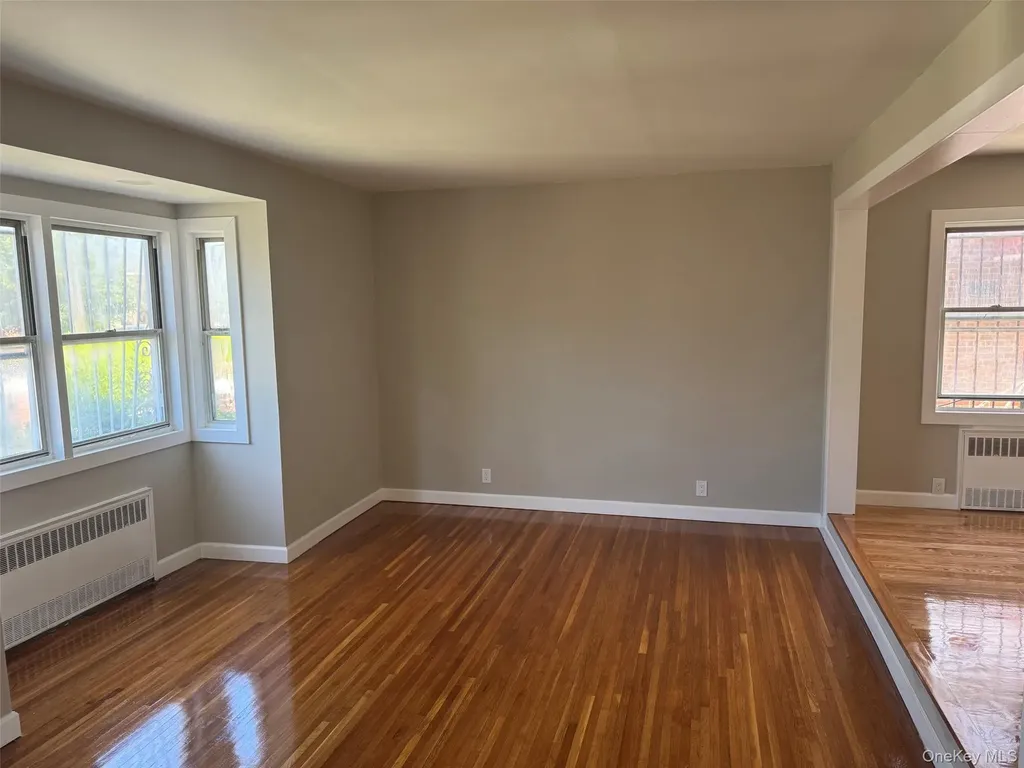 11442 204th Street Saint Albans NY 11412