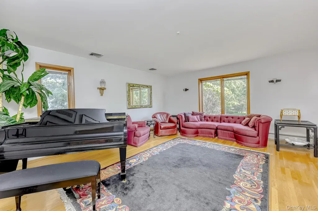 5 Zeck Court Suffern NY 10901