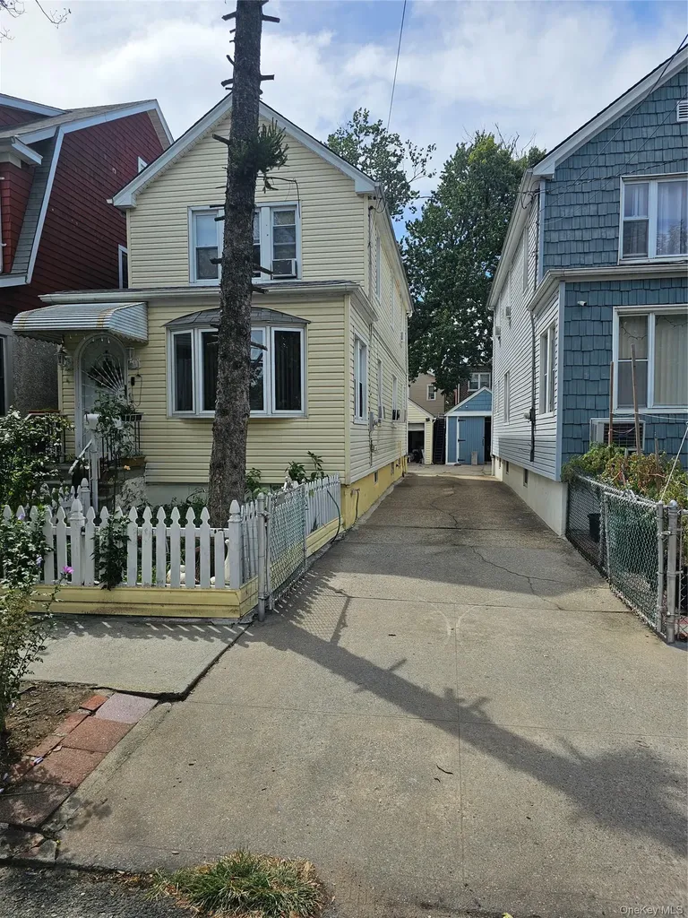 1629 Haight Avenue Bronx NY 10461