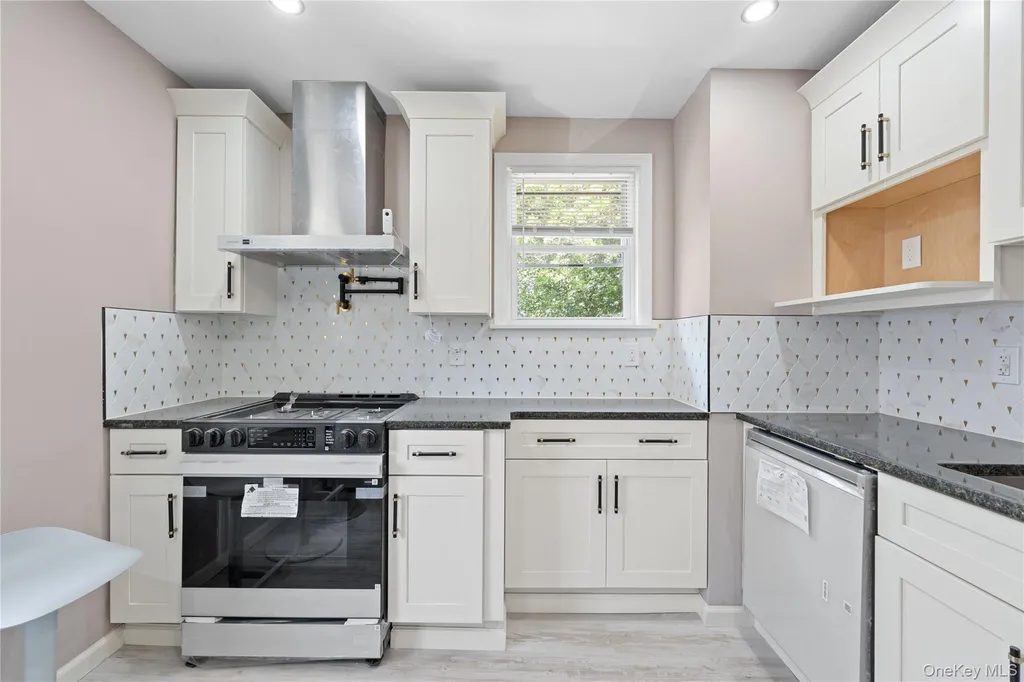 325 Newman Avenue Bronx NY 10473