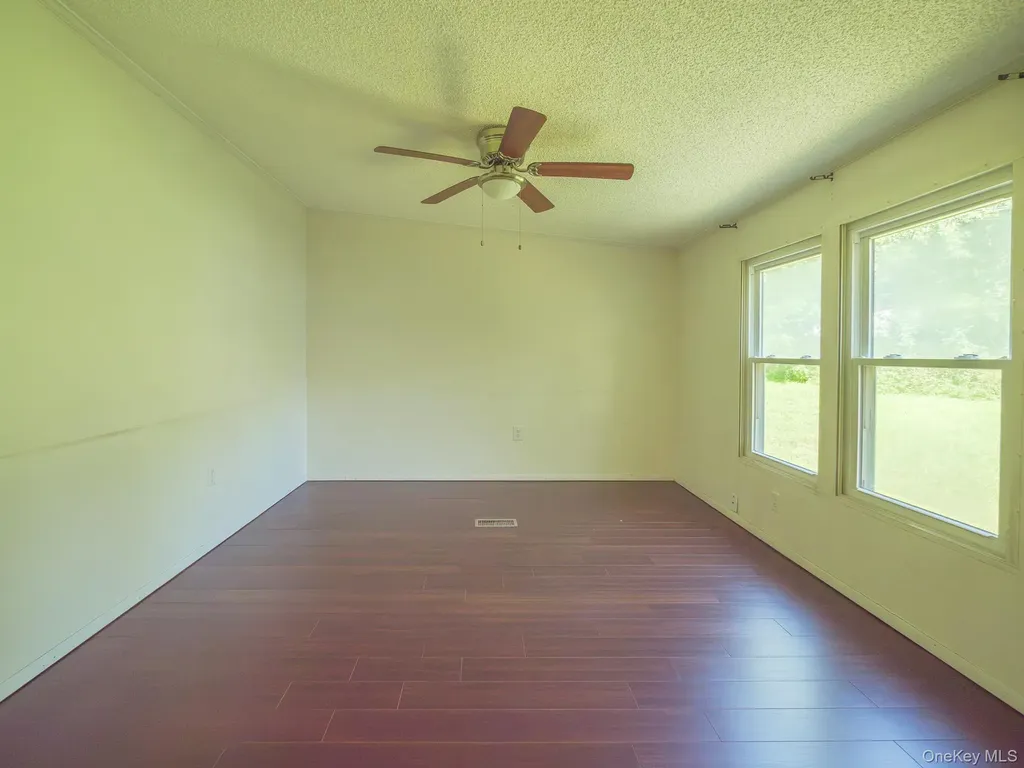 17 Partridge Lane Pleasant Valley NY 12569