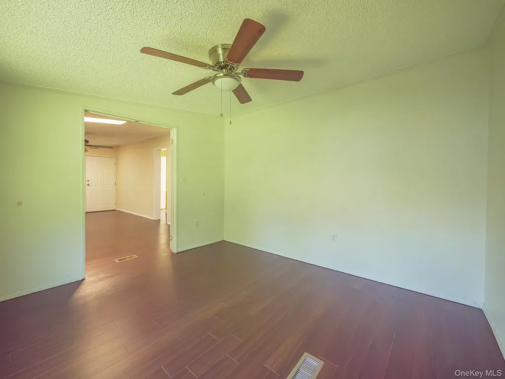 17 Partridge Lane Pleasant Valley NY 12569