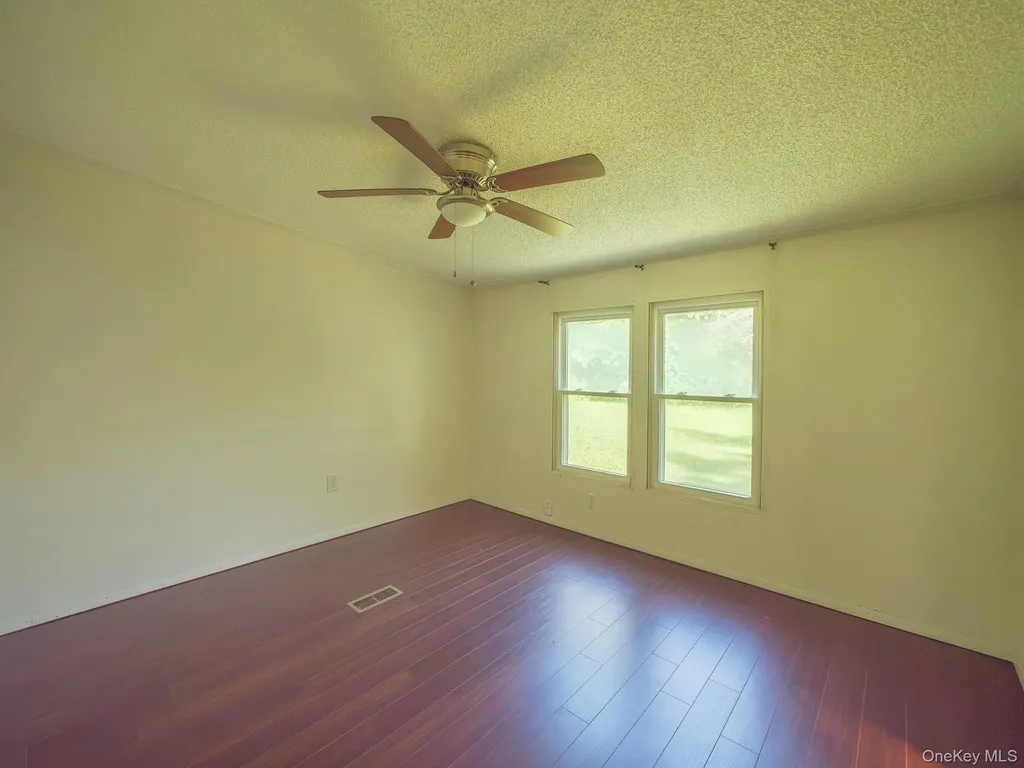 17 Partridge Lane Pleasant Valley NY 12569