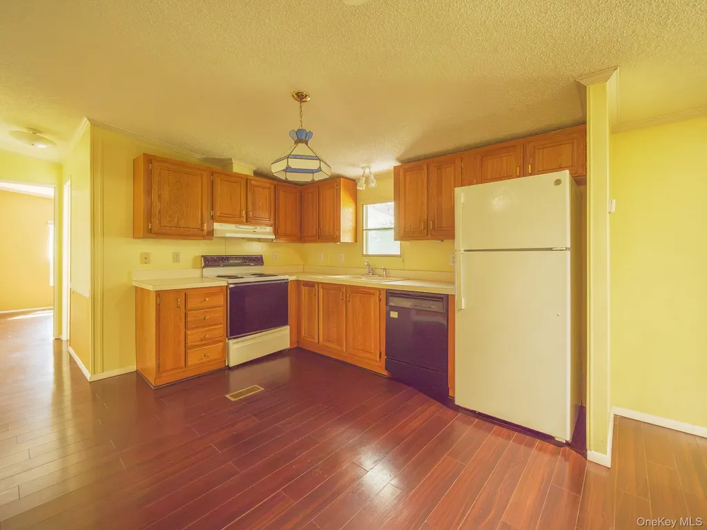 17 Partridge Lane Pleasant Valley NY 12569