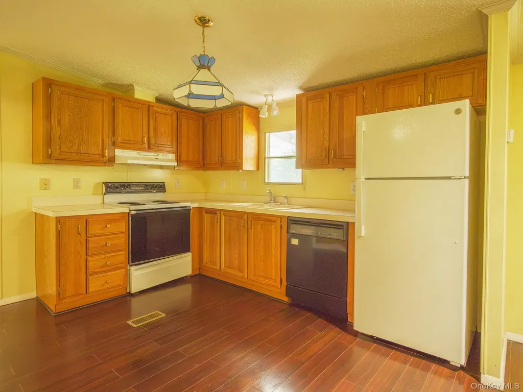 17 Partridge Lane Pleasant Valley NY 12569
