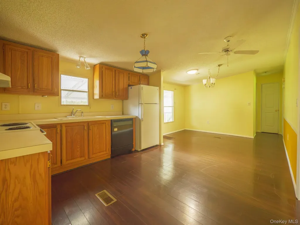 17 Partridge Lane Pleasant Valley NY 12569