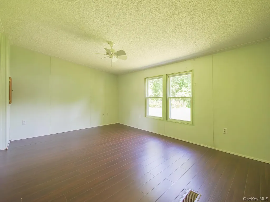 17 Partridge Lane Pleasant Valley NY 12569