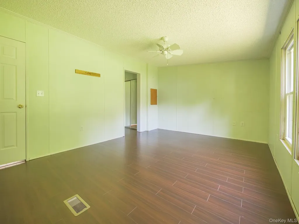 17 Partridge Lane Pleasant Valley NY 12569