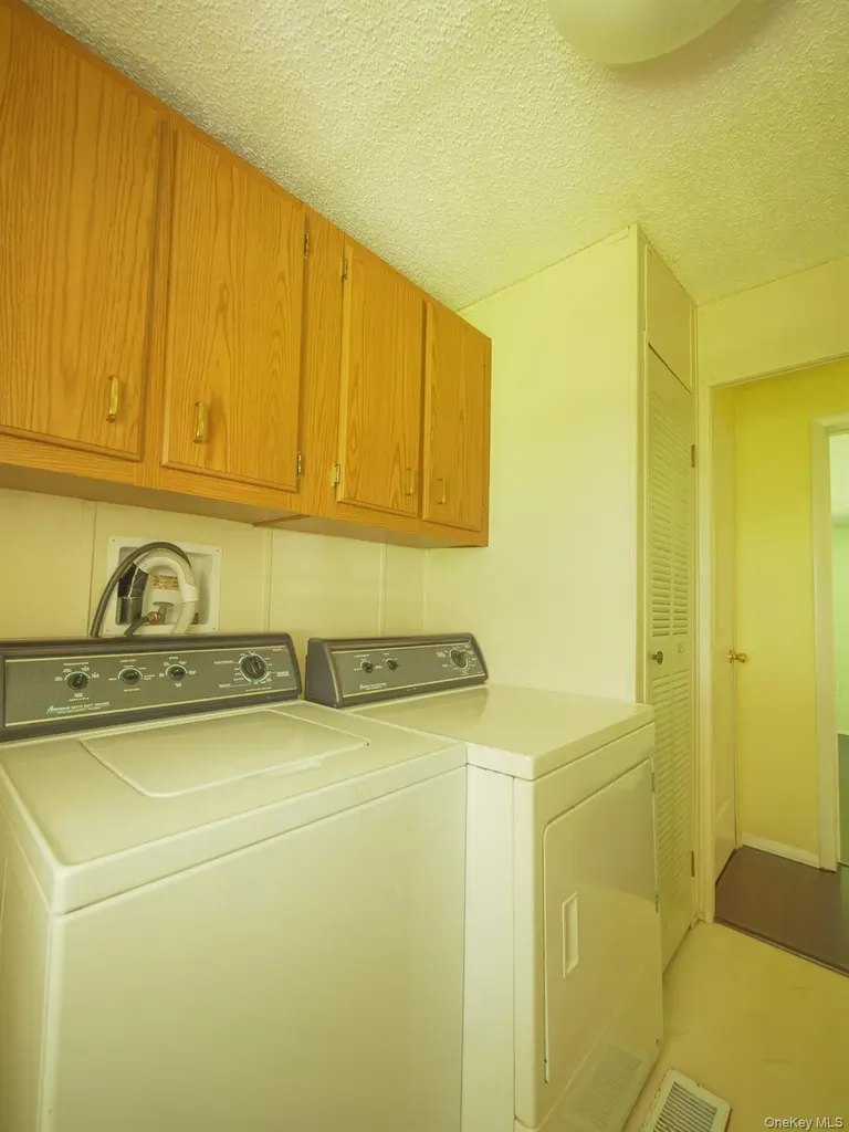 17 Partridge Lane Pleasant Valley NY 12569