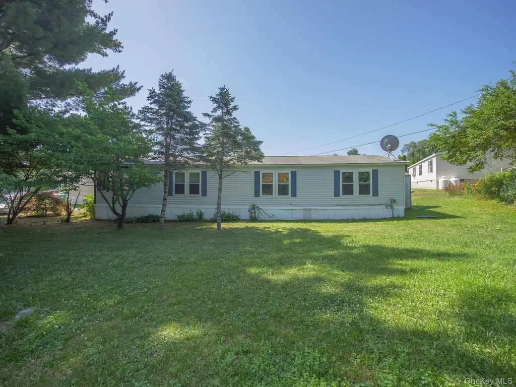 17 Partridge Lane Pleasant Valley NY 12569