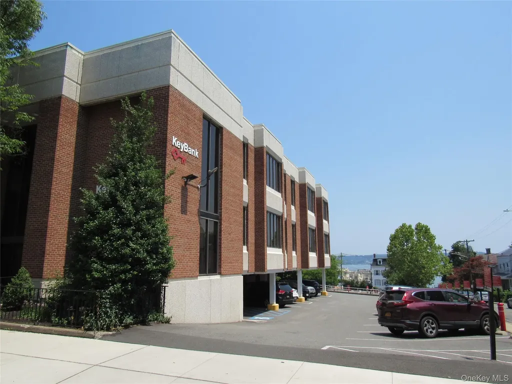 17 S Broadway Nyack NY 10960