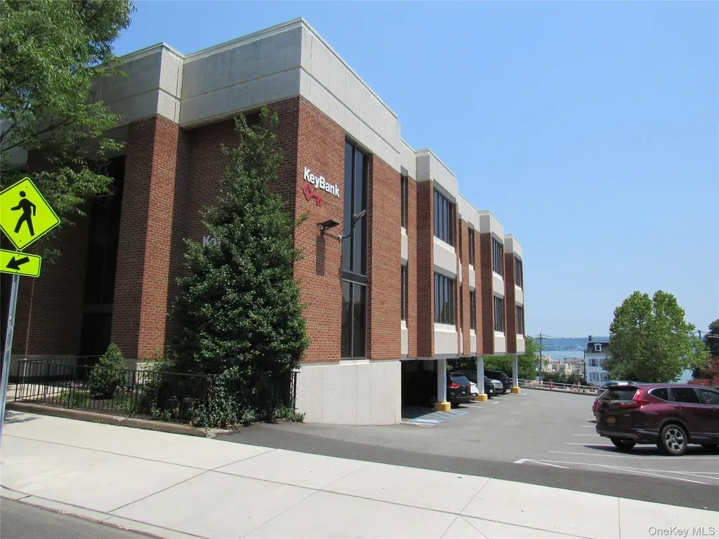 17 S Broadway Nyack NY 10960