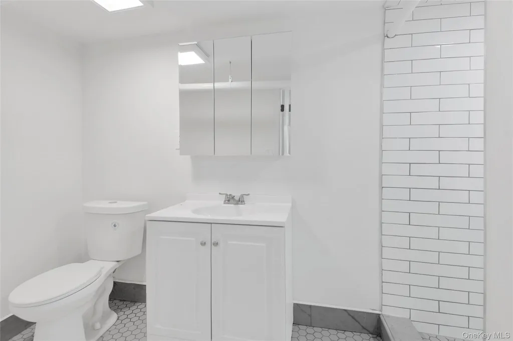 40 Amackassin Terrace Yonkers NY 10703