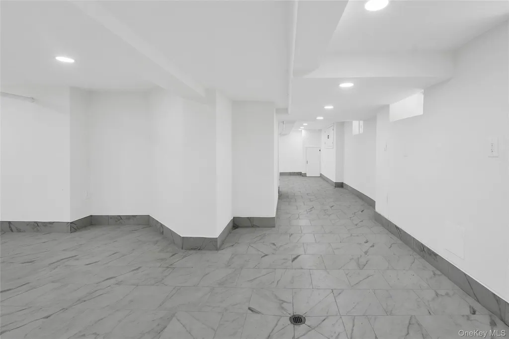 40 Amackassin Terrace Yonkers NY 10703