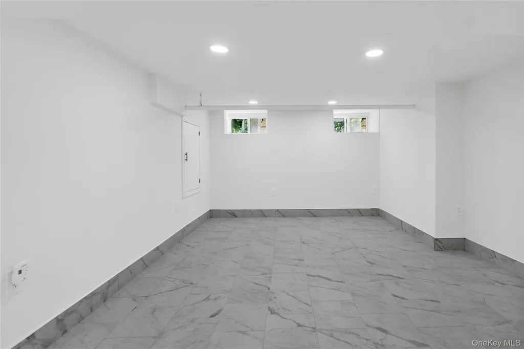 40 Amackassin Terrace Yonkers NY 10703