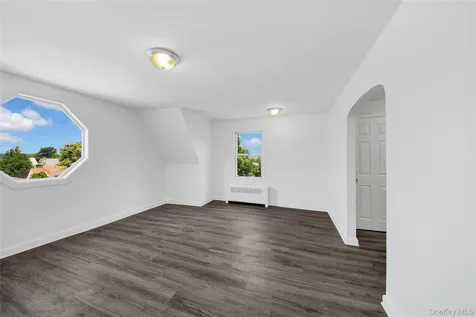40 Amackassin Terrace Yonkers NY 10703