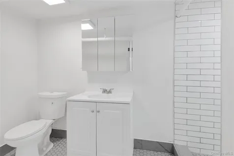 40 Amackassin Terrace Yonkers NY 10703