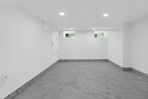 40 Amackassin Terrace Yonkers NY 10703
