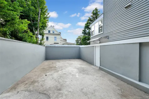 40 Amackassin Terrace Yonkers NY 10703