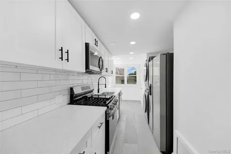 40 Amackassin Terrace Yonkers NY 10703