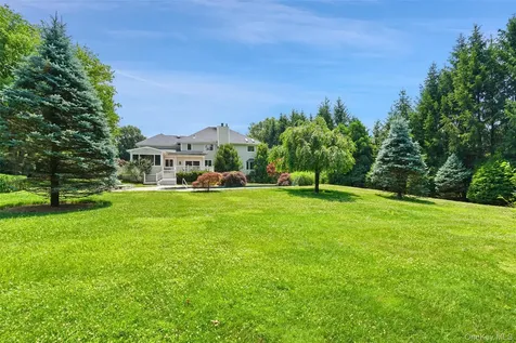 10 Crestview Drive Pleasantville NY 10570