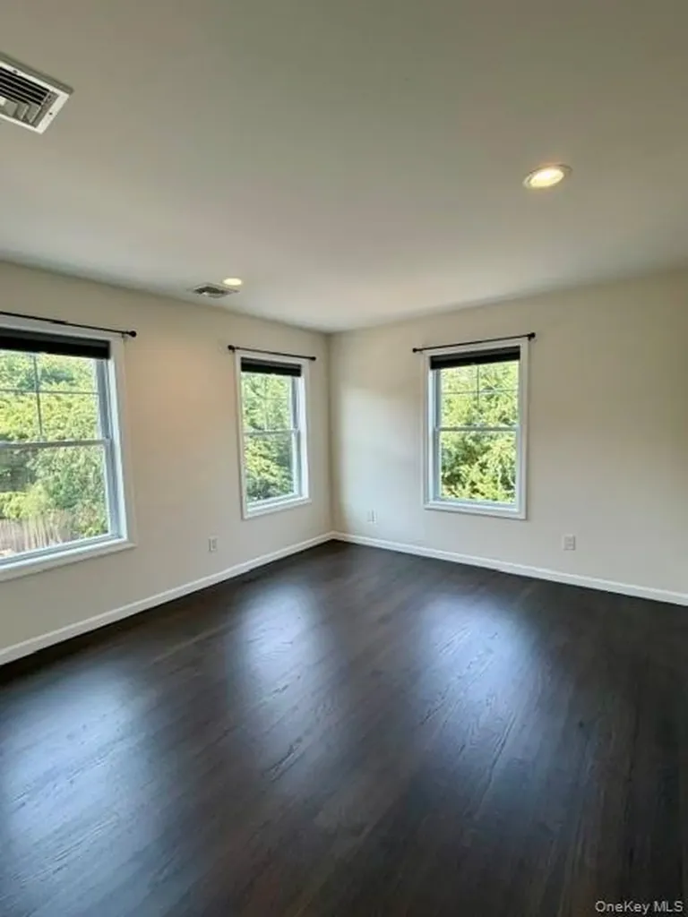 15 Comet Place Patchogue NY 11772
