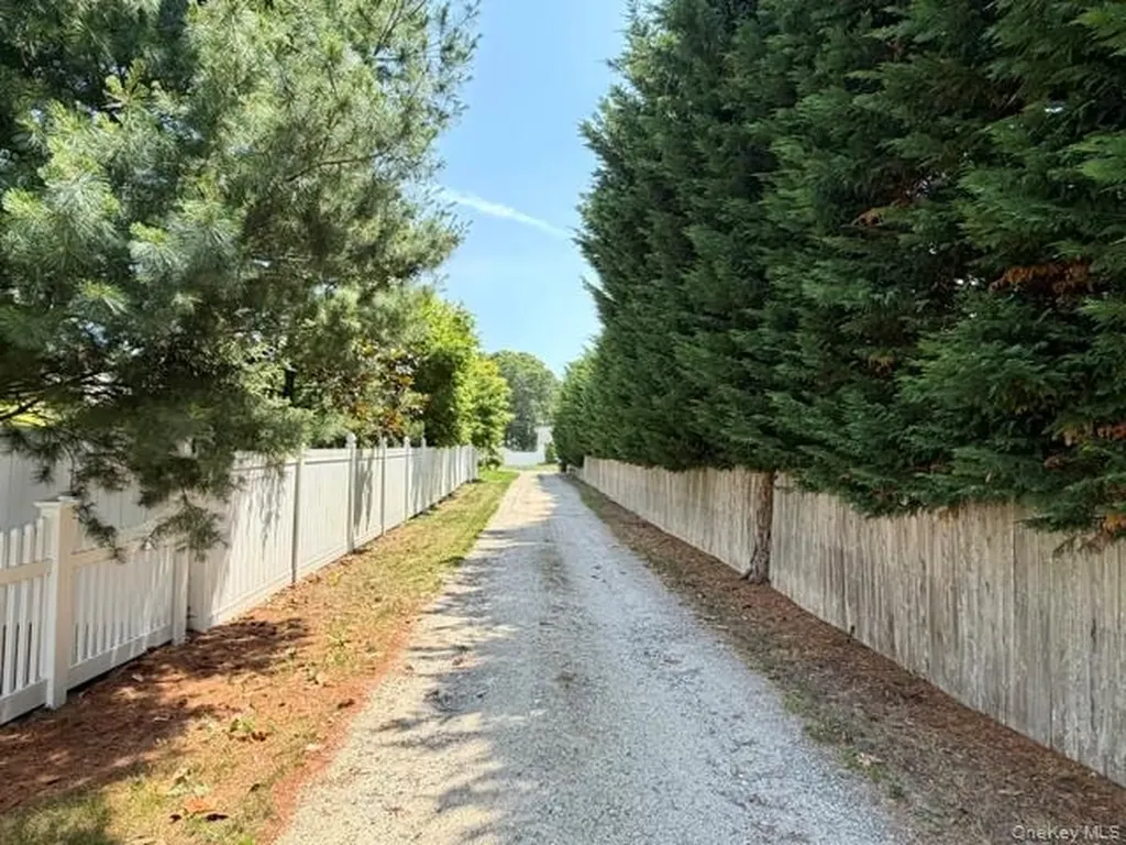 15 Comet Place Patchogue NY 11772
