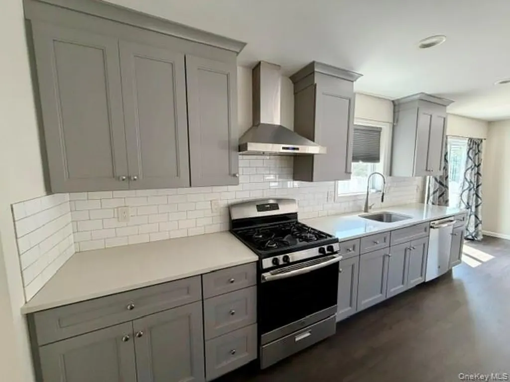 15 Comet Place Patchogue NY 11772
