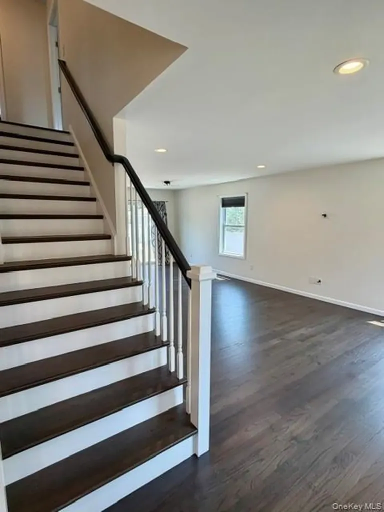 15 Comet Place Patchogue NY 11772