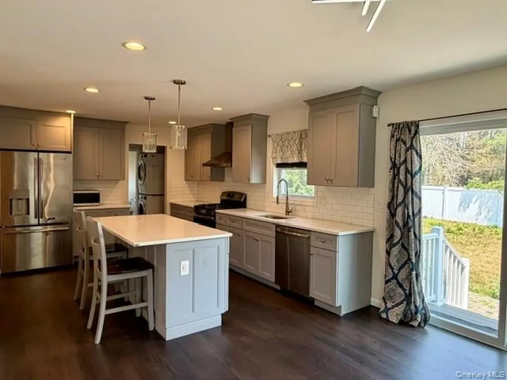 15 Comet Place Patchogue NY 11772