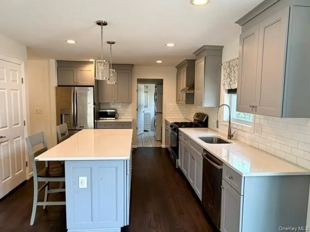15 Comet Place Patchogue NY 11772