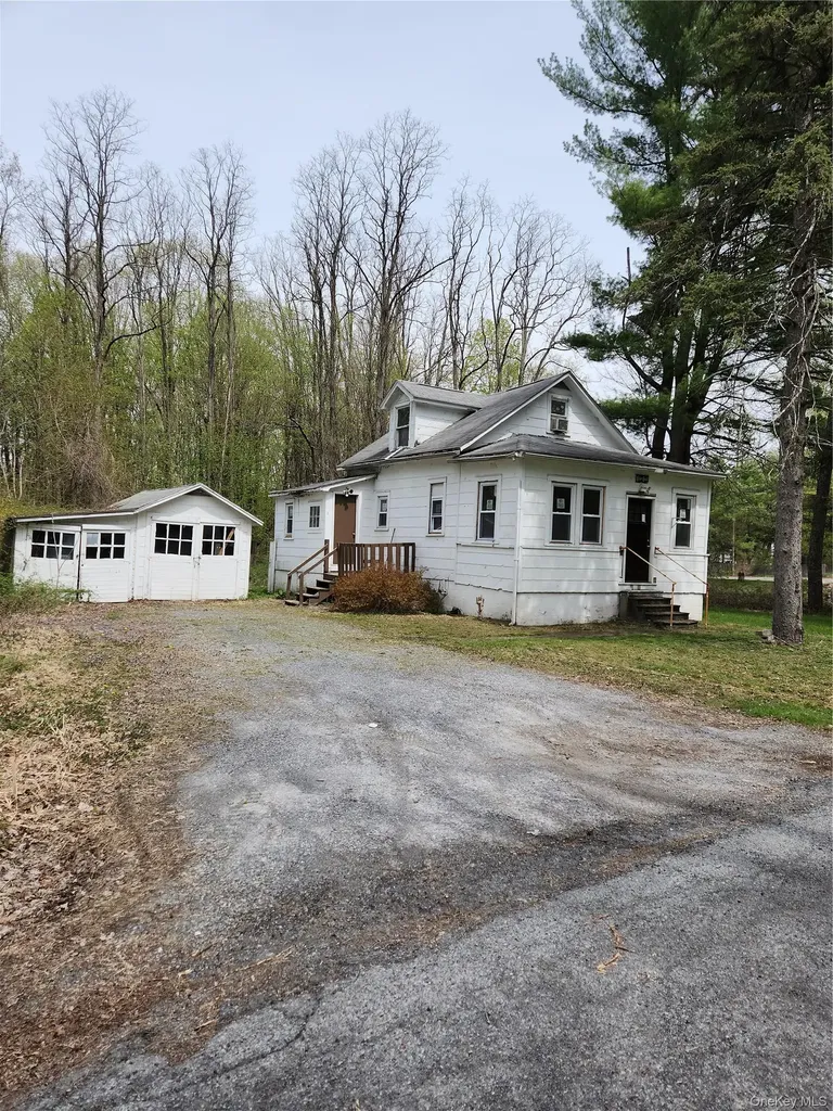 2 Madison Avenue Hyde Park NY 12538