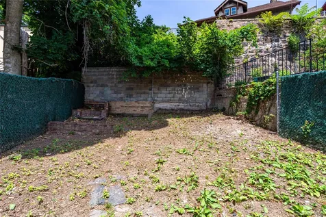 22 Grove Street Staten Island NY 10304