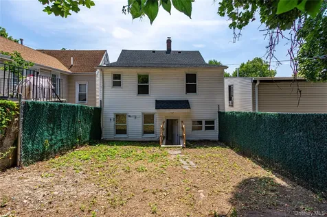 22 Grove Street Staten Island NY 10304
