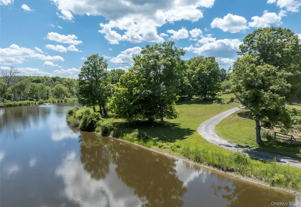 1197 Bulls Head Road Clinton Corners NY 12514