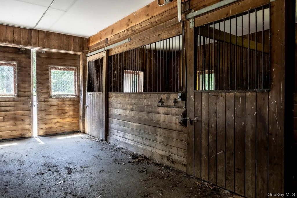 1197 Bulls Head Road Clinton Corners NY 12514